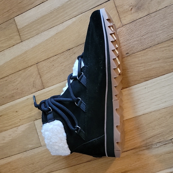 Sorel Harlow Lace Waterproof Faux Fur Boots Black 7.5 - Picture 3 of 5